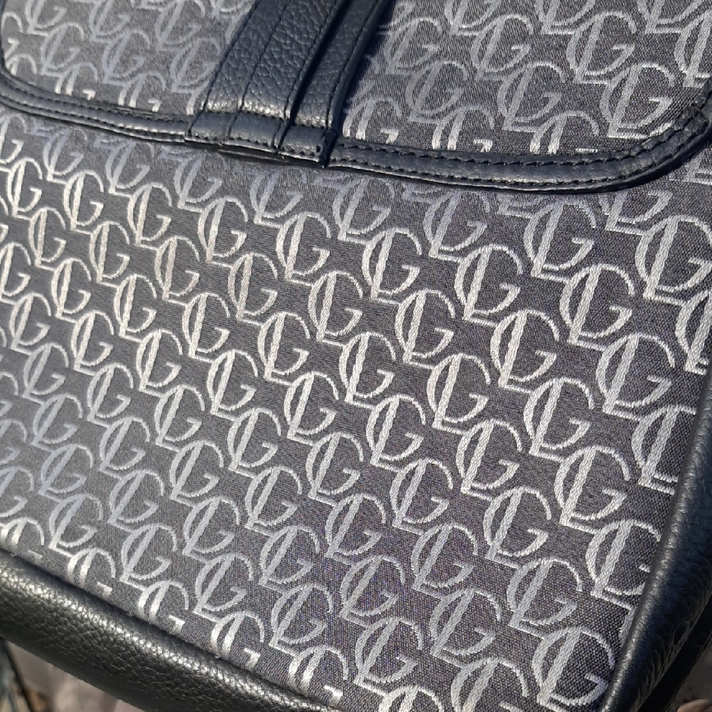 PARIS🇫🇷Guy Laroche Black with Silver LOGO and LEATHER Hand Bag SZ MEDIUM - Picture 6 of 15